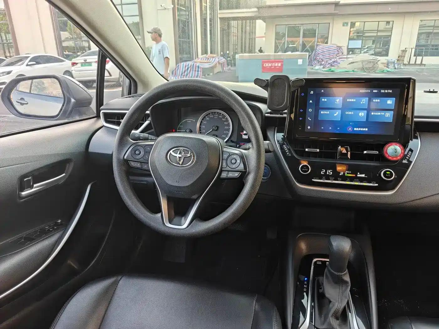 2021 Toyota Corolla Hybrid 1.8L E-CVT Elite Edition — миниатюра 12