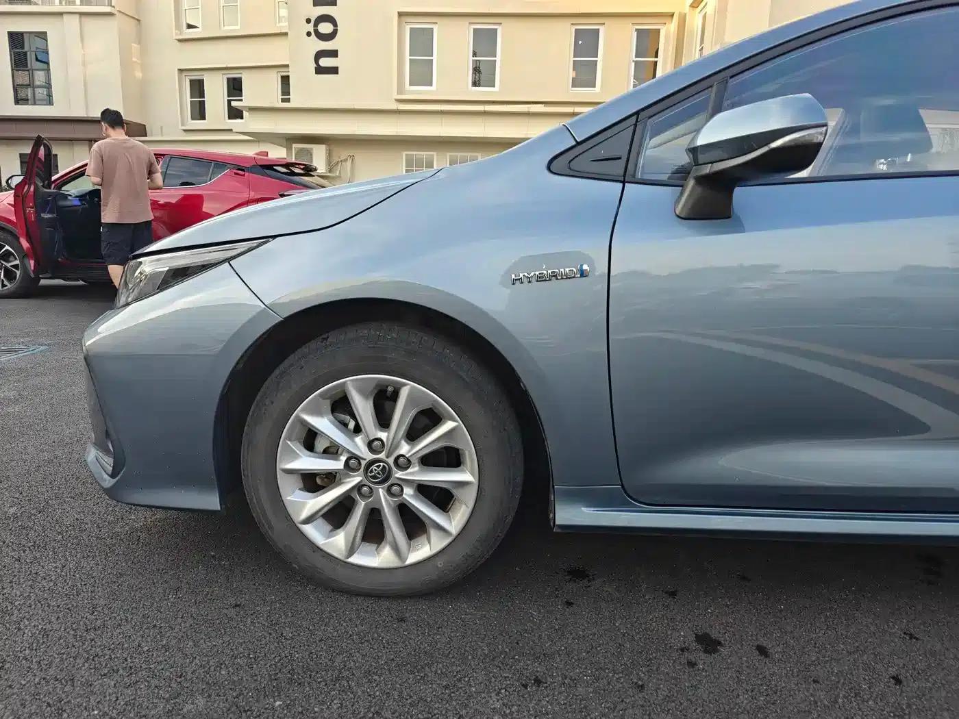 2021 Toyota Corolla Hybrid 1.8L E-CVT Elite Edition — миниатюра 3