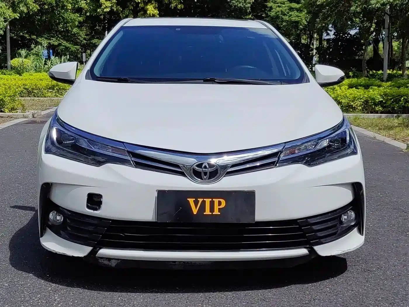 2017 Corolla Facelift 1.2T S-CVT GL-i — миниатюра 2
