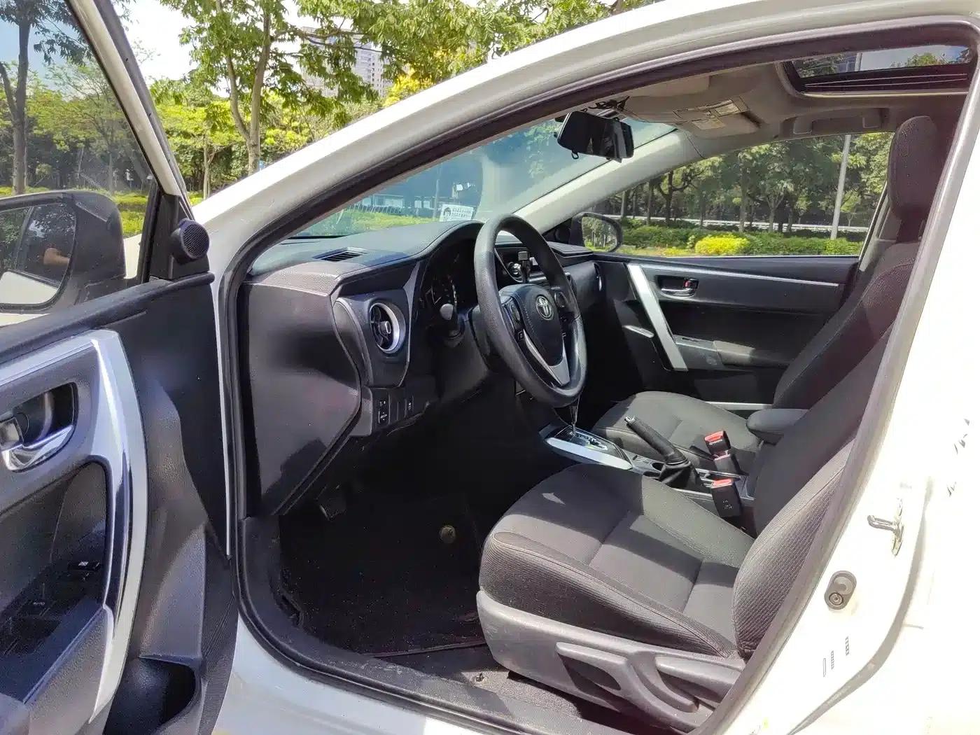 2017 Corolla Facelift 1.2T S-CVT GL-i — миниатюра 8