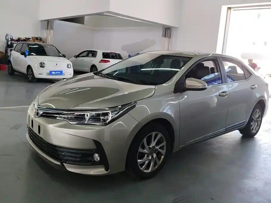 2017 Corolla Facelift 1.2T S-CVT GL-i Leather Edition — миниатюра 1