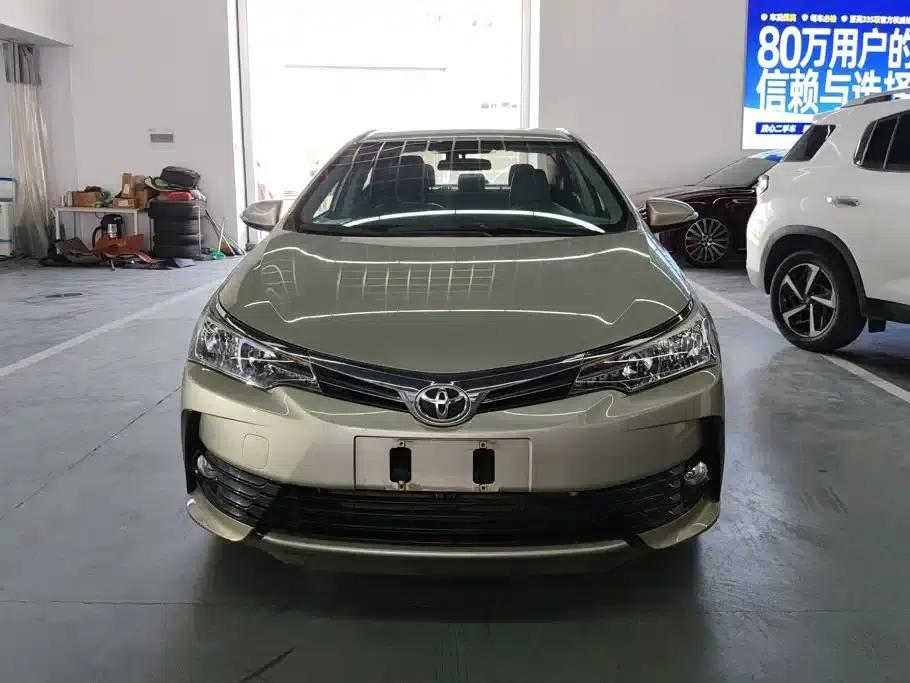 2017 Corolla Facelift 1.2T S-CVT GL-i Leather Edition — миниатюра 2