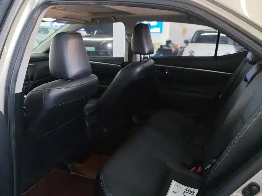 2017 Corolla Facelift 1.2T S-CVT GL-i Leather Edition — миниатюра 11