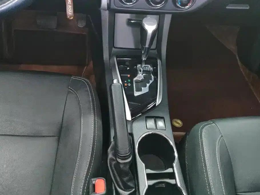 2017 Corolla Facelift 1.2T S-CVT GL-i Leather Edition — миниатюра 16