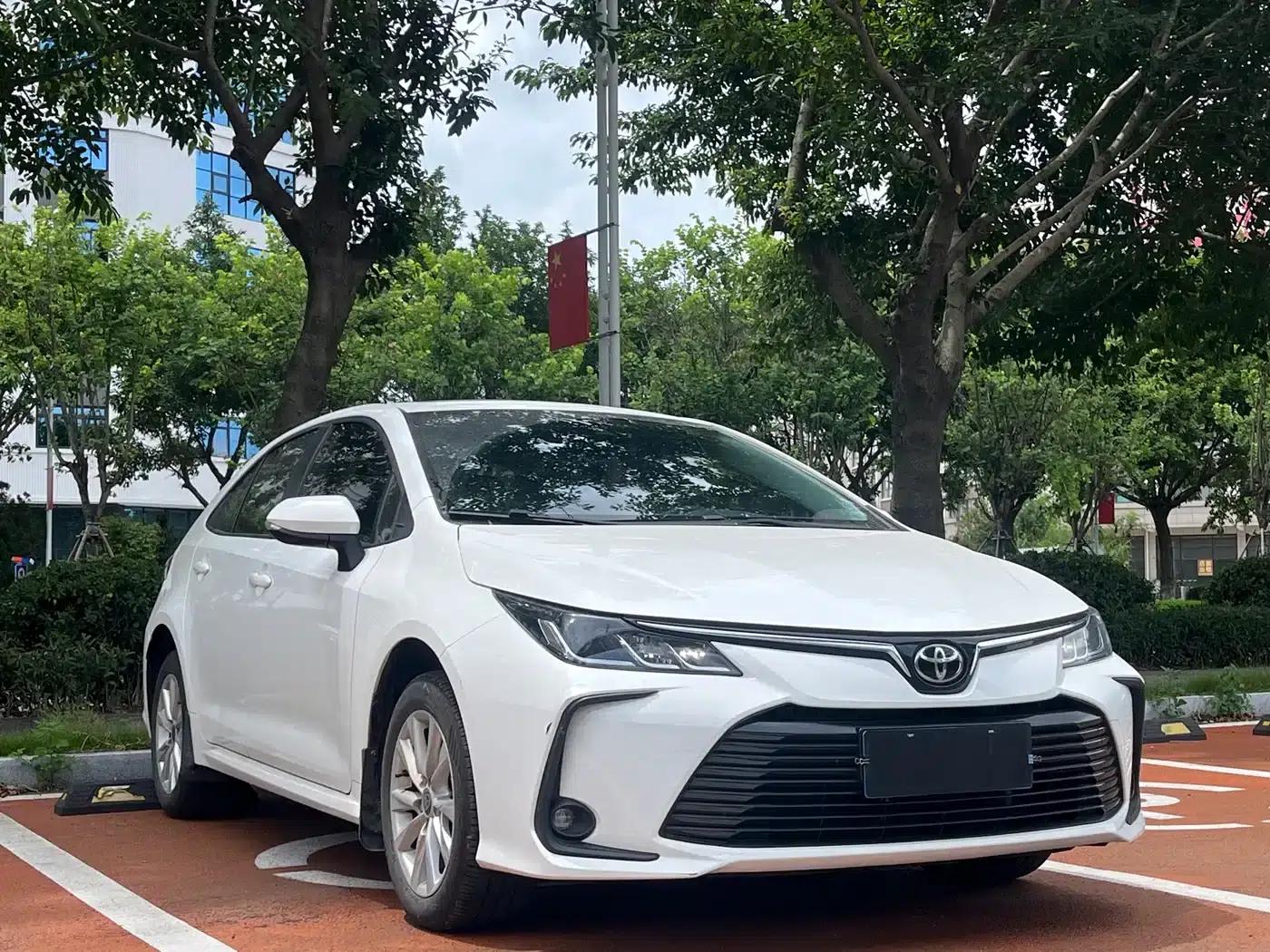 2025 Toyota Corolla 1.2T Elite Edition — миниатюра 3