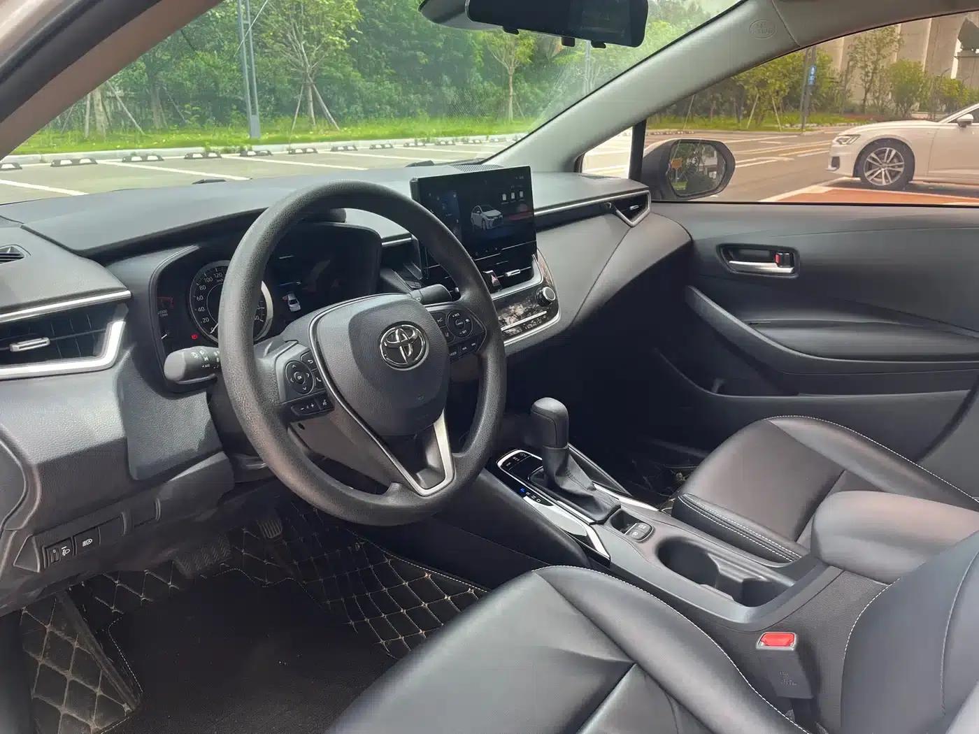 2025 Toyota Corolla 1.2T Elite Edition — миниатюра 4