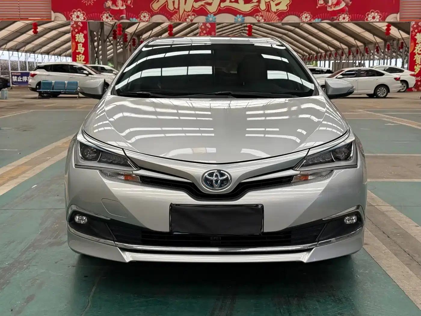 2017 Toyota Corolla Hybrid 1.8L E-CVT Leading Edition (Facelift) — миниатюра 1
