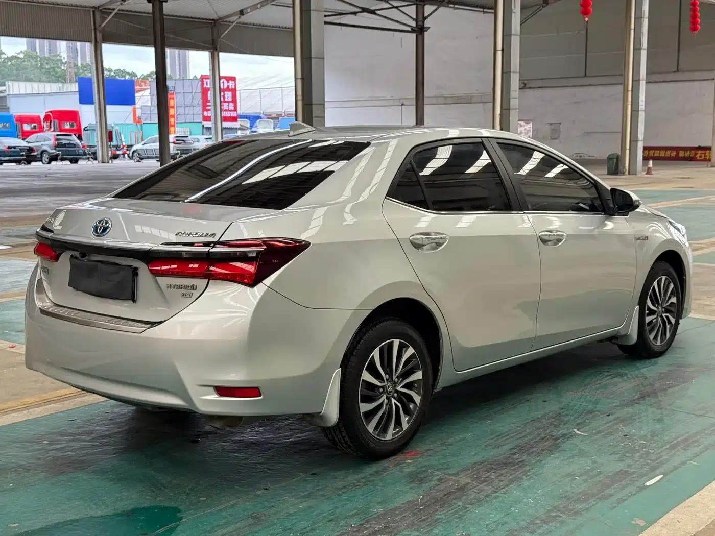 2017 Toyota Corolla Hybrid 1.8L E-CVT Leading Edition (Facelift) — миниатюра 5