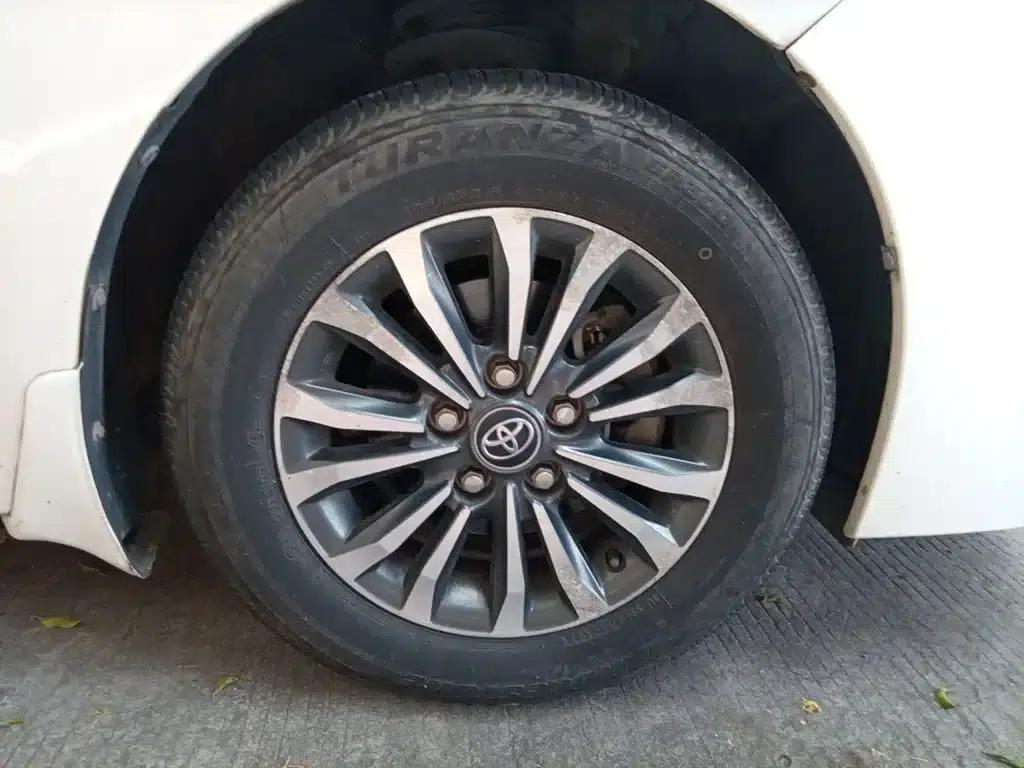 2017 Corolla Facelift 1.2T S-CVT GL — миниатюра 8