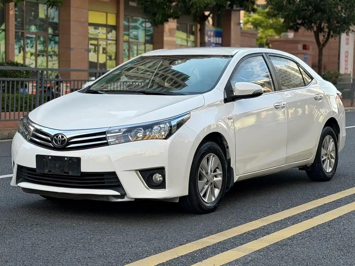 2017 Corolla Facelift 1.6L S-CVT GL — миниатюра 1