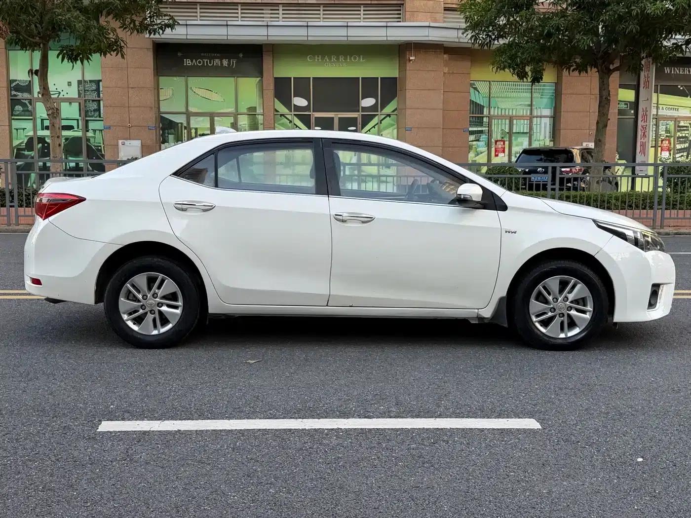 2017 Corolla Facelift 1.6L S-CVT GL — миниатюра 11