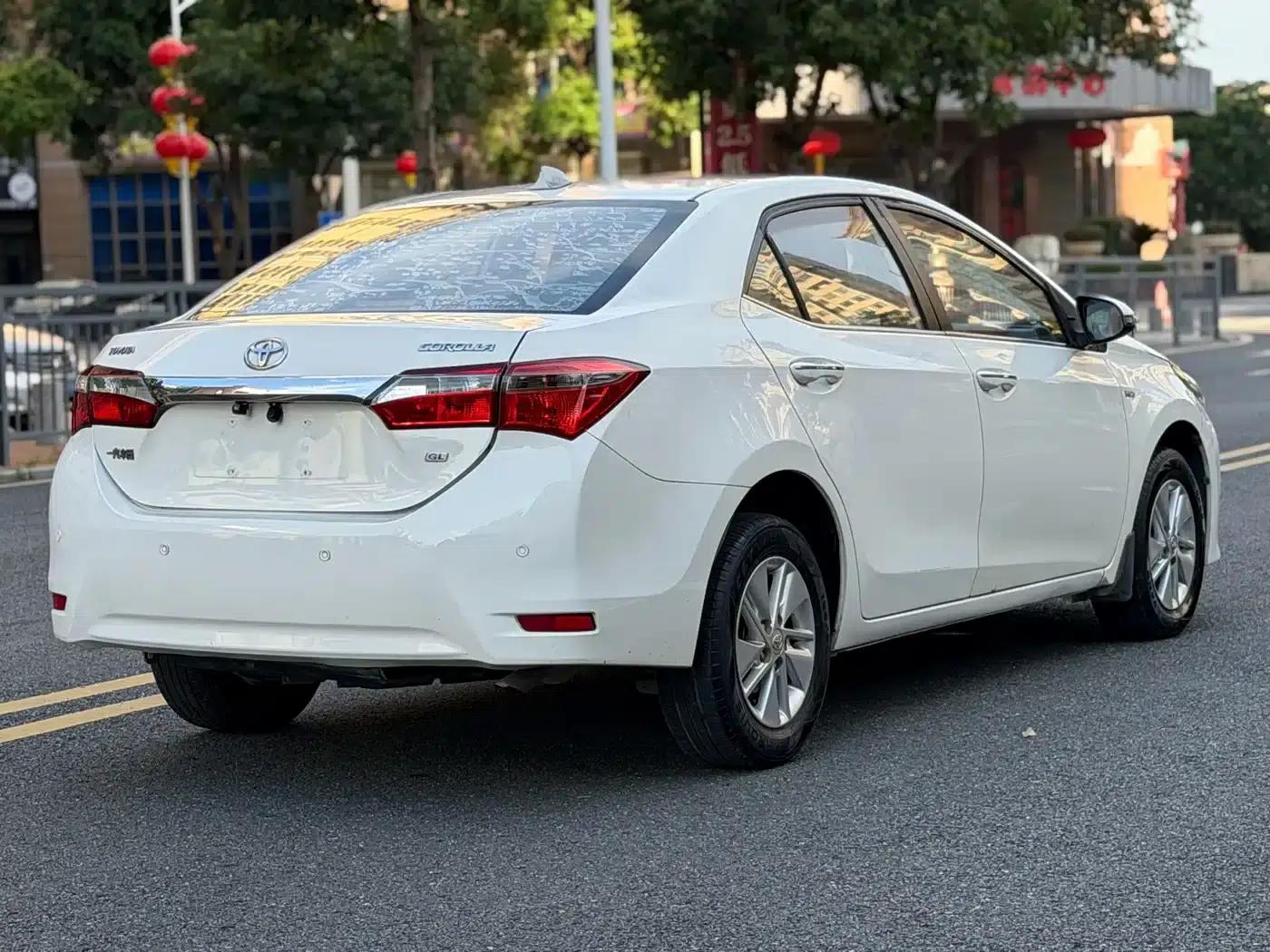 2017 Corolla Facelift 1.6L S-CVT GL — миниатюра 13