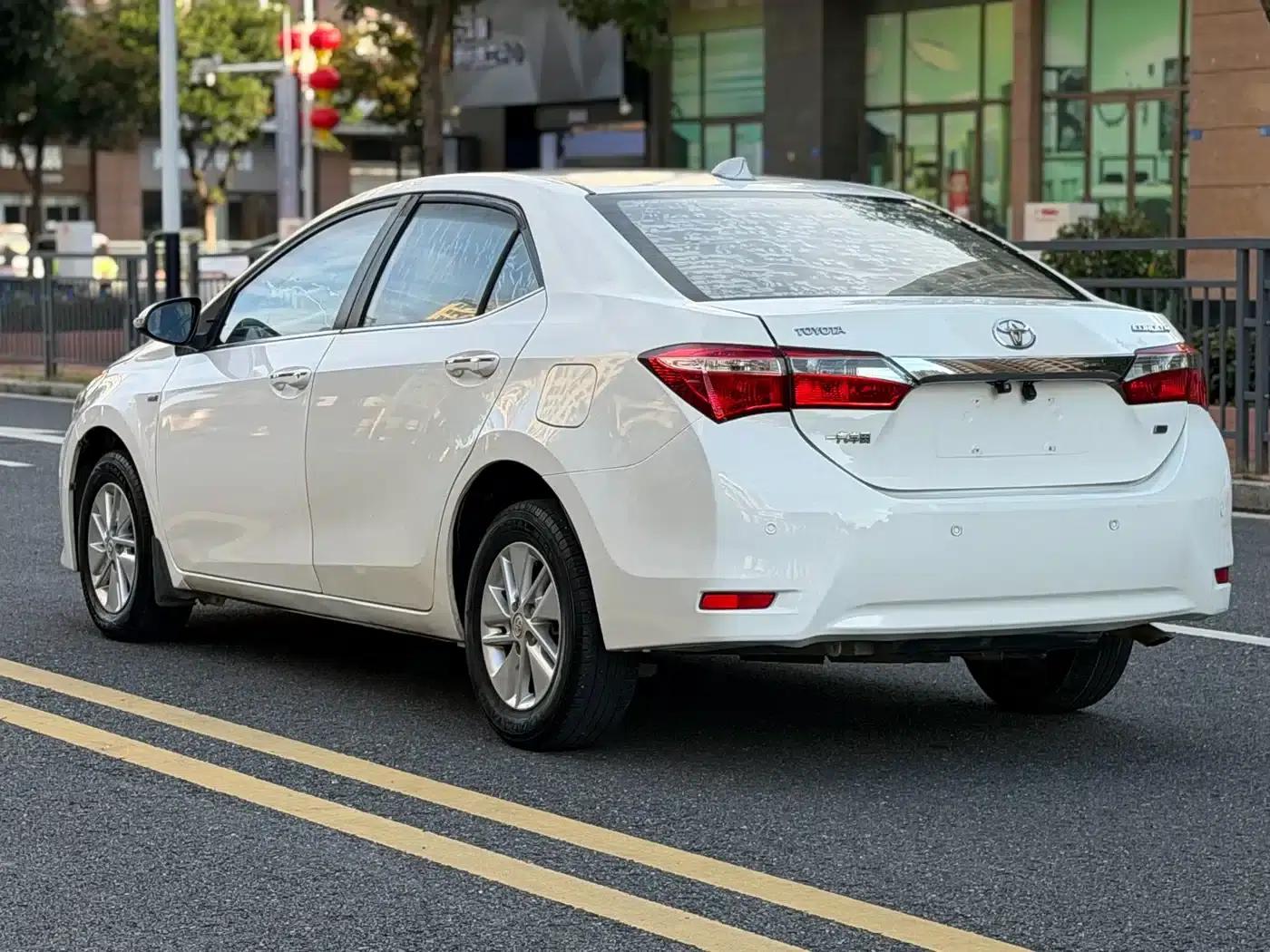 2017 Corolla Facelift 1.6L S-CVT GL — миниатюра 15