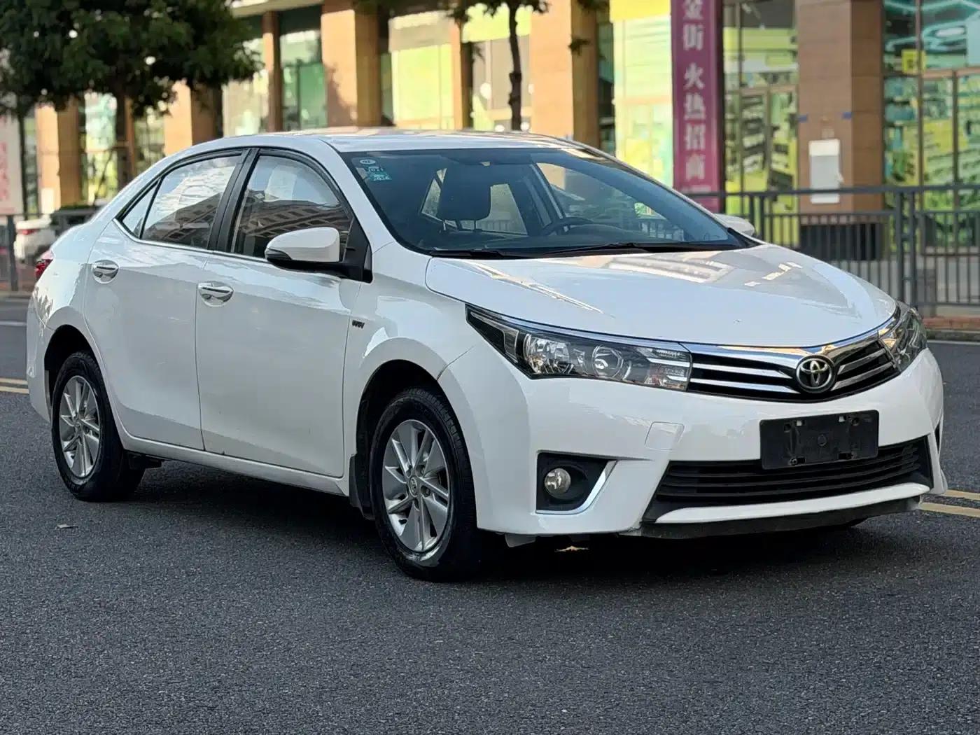 2017 Corolla Facelift 1.6L S-CVT GL — миниатюра 3