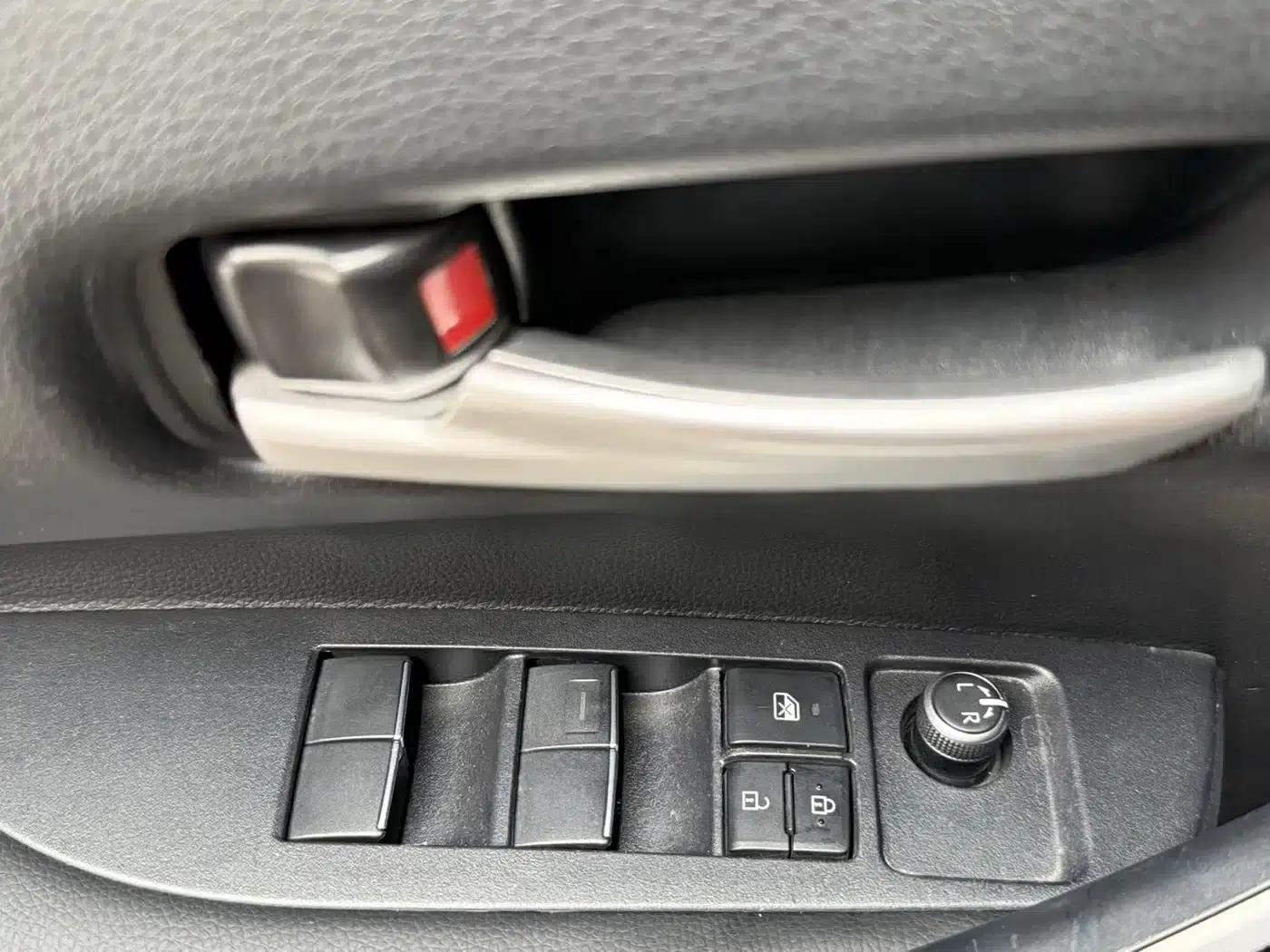 2021 Toyota Corolla Hybrid 1.8L E-CVT Elite Edition — миниатюра 17