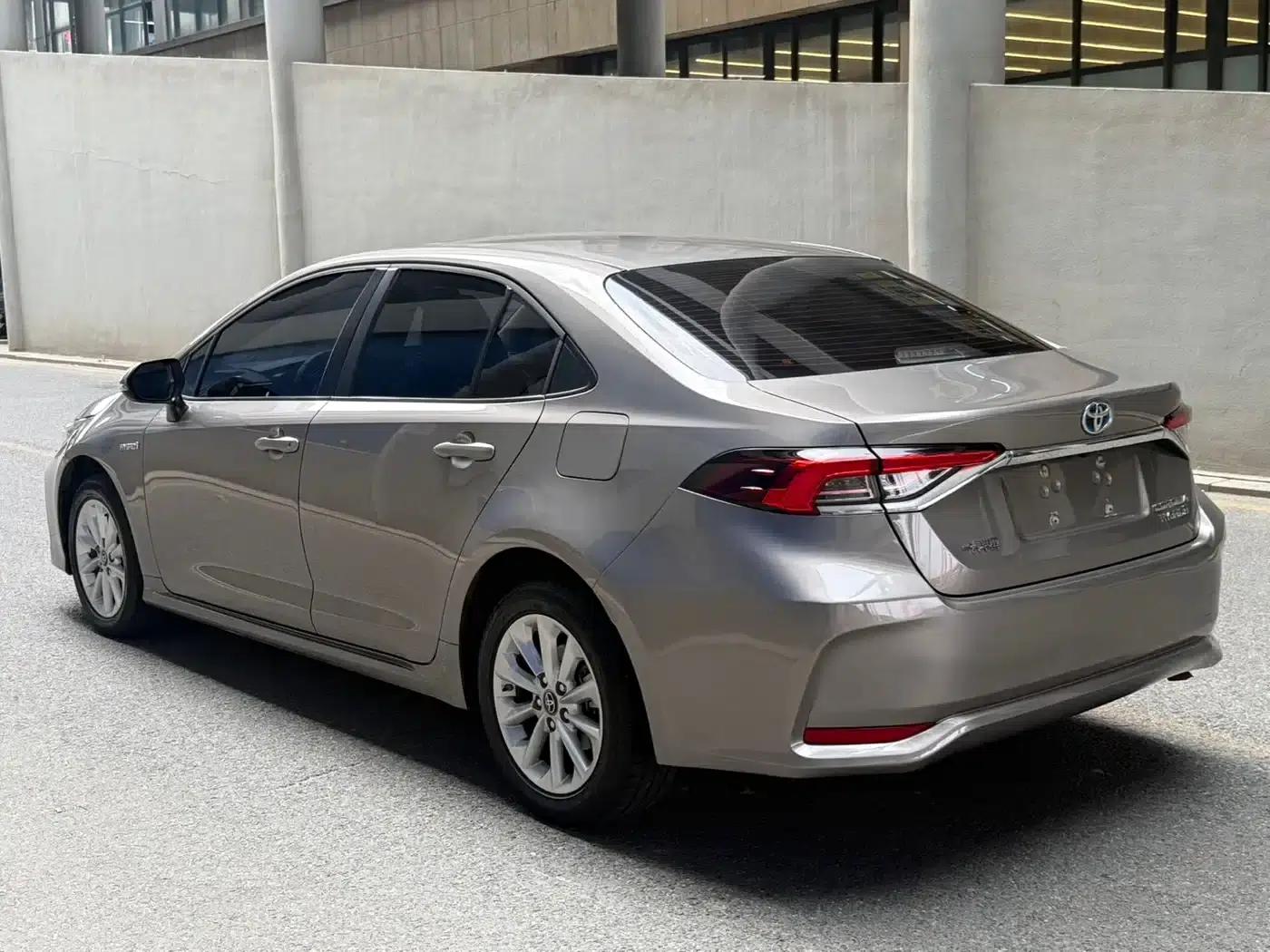 2021 Toyota Corolla Hybrid 1.8L E-CVT Elite Edition — миниатюра 6