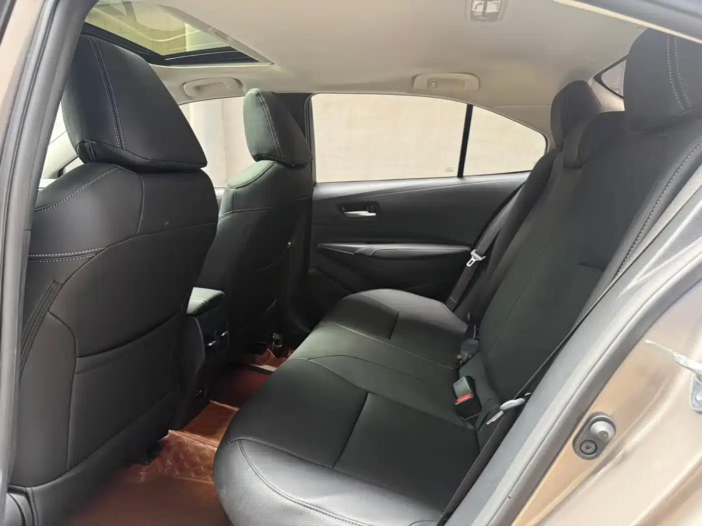 2021 Toyota Corolla Hybrid 1.8L E-CVT Elite Edition — миниатюра 10