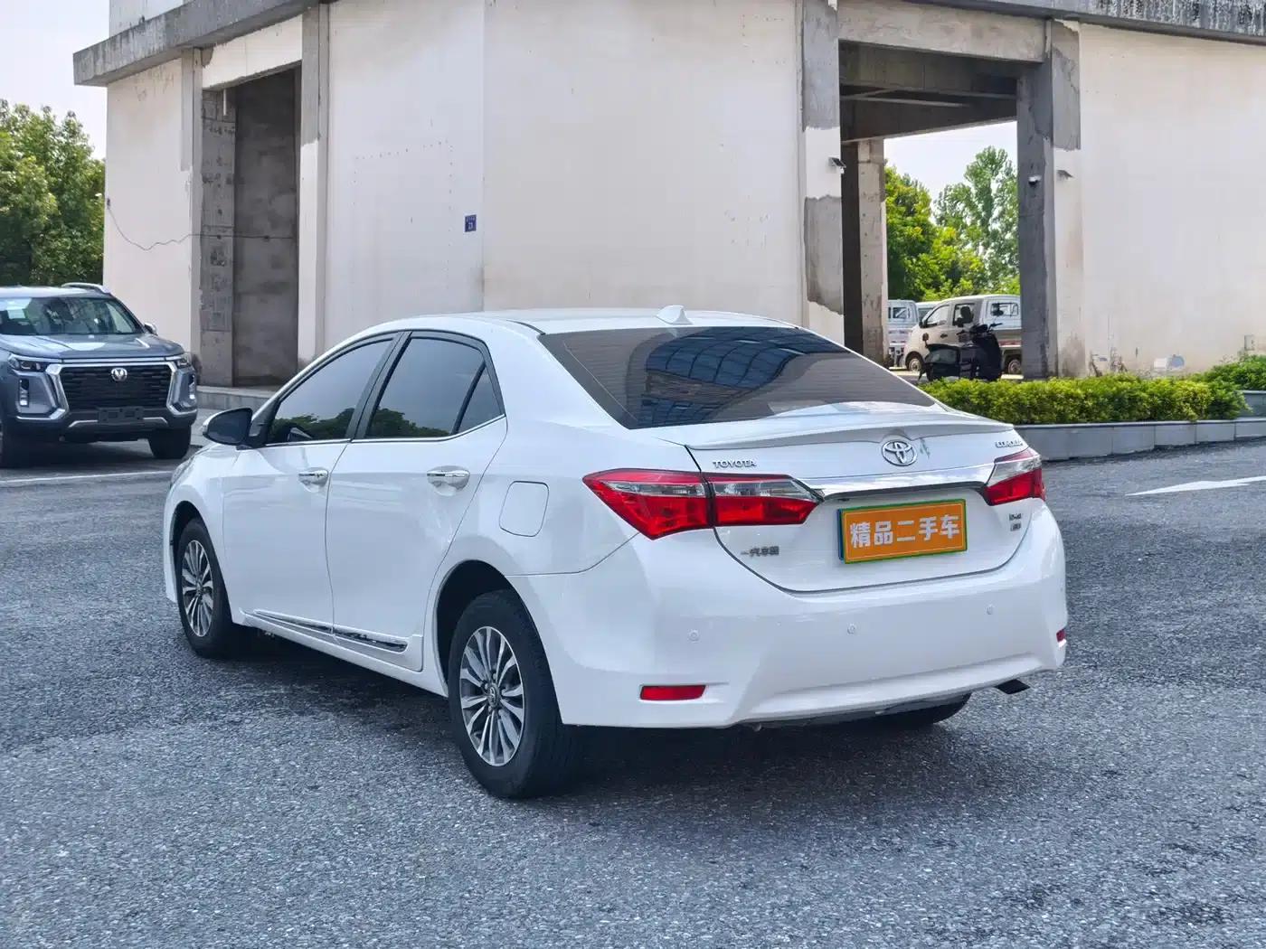 2017 Corolla Facelift 1.2T S-CVT GL-i — миниатюра 6