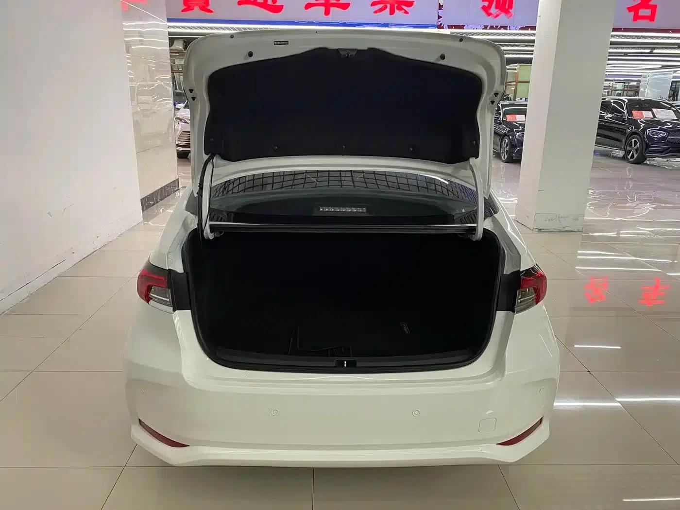 2021 Toyota Corolla TNGA 1.5L CVT Elite Edition — миниатюра 19