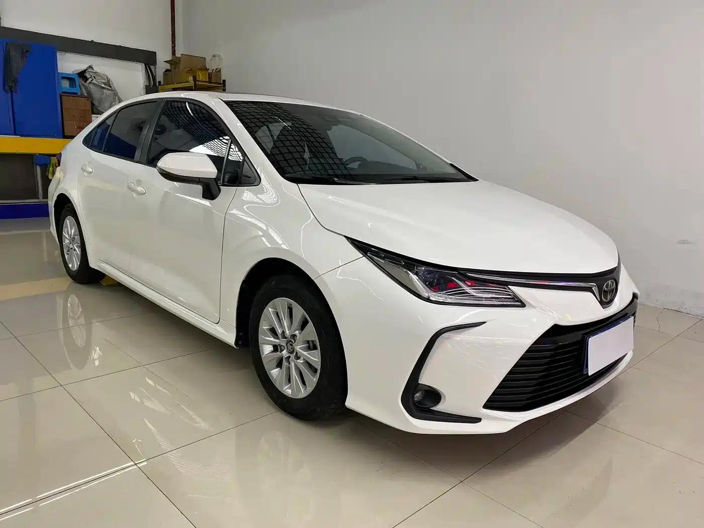 2021 Toyota Corolla TNGA 1.5L CVT Elite Edition — миниатюра 3