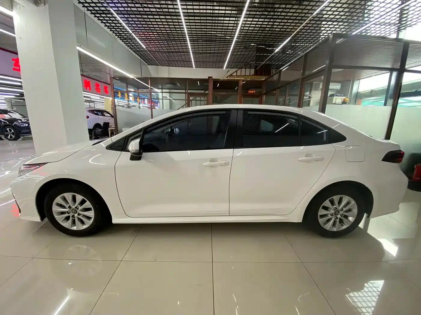 2021 Toyota Corolla TNGA 1.5L CVT Elite Edition — миниатюра 5