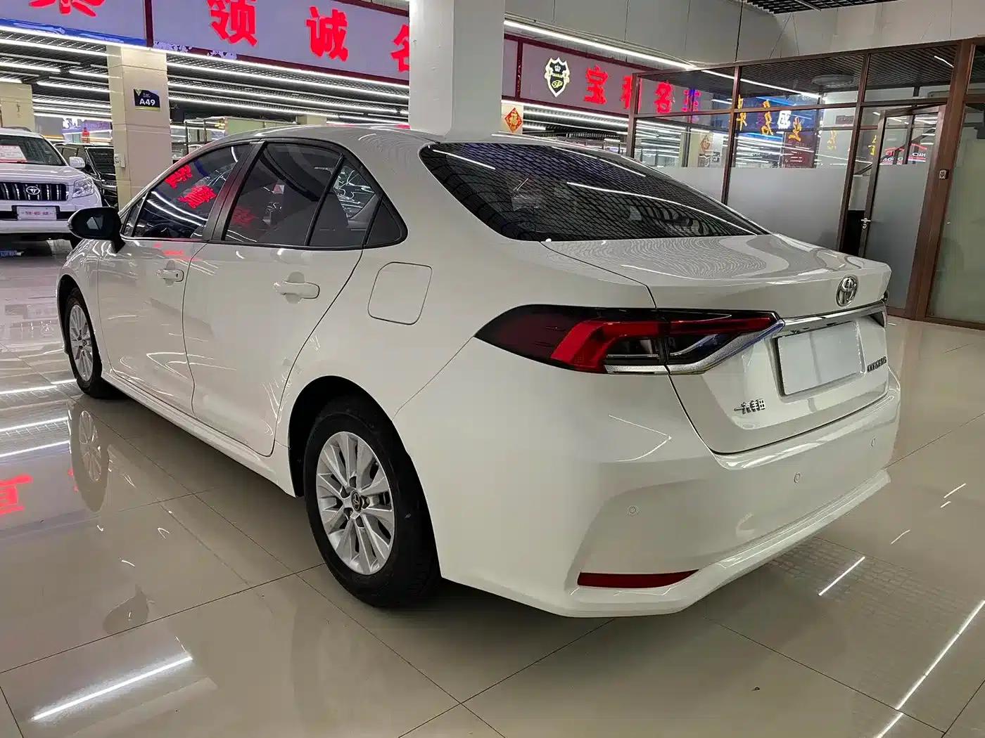 2021 Toyota Corolla TNGA 1.5L CVT Elite Edition — миниатюра 6
