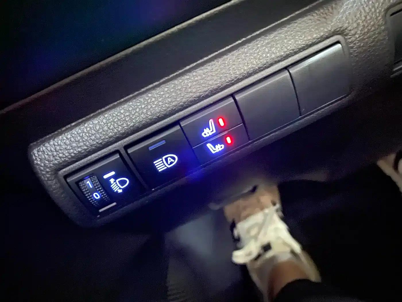 2021 Toyota Corolla TNGA 1.5L CVT Elite Edition — миниатюра 9