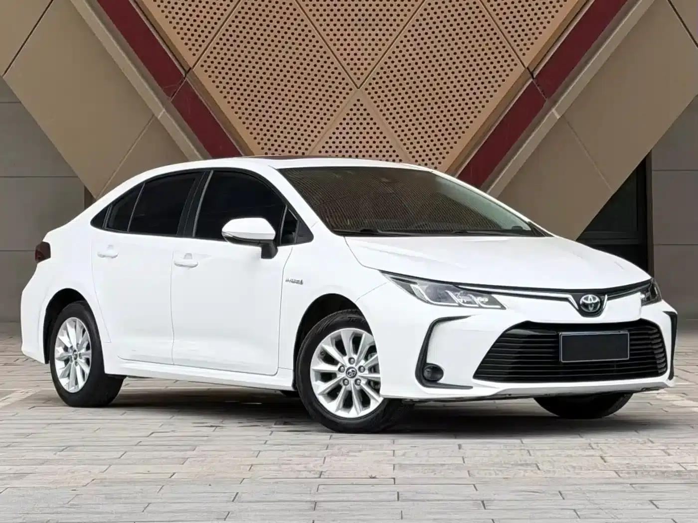 2021 Toyota Corolla Hybrid 1.8L E-CVT Elite Edition — миниатюра 3