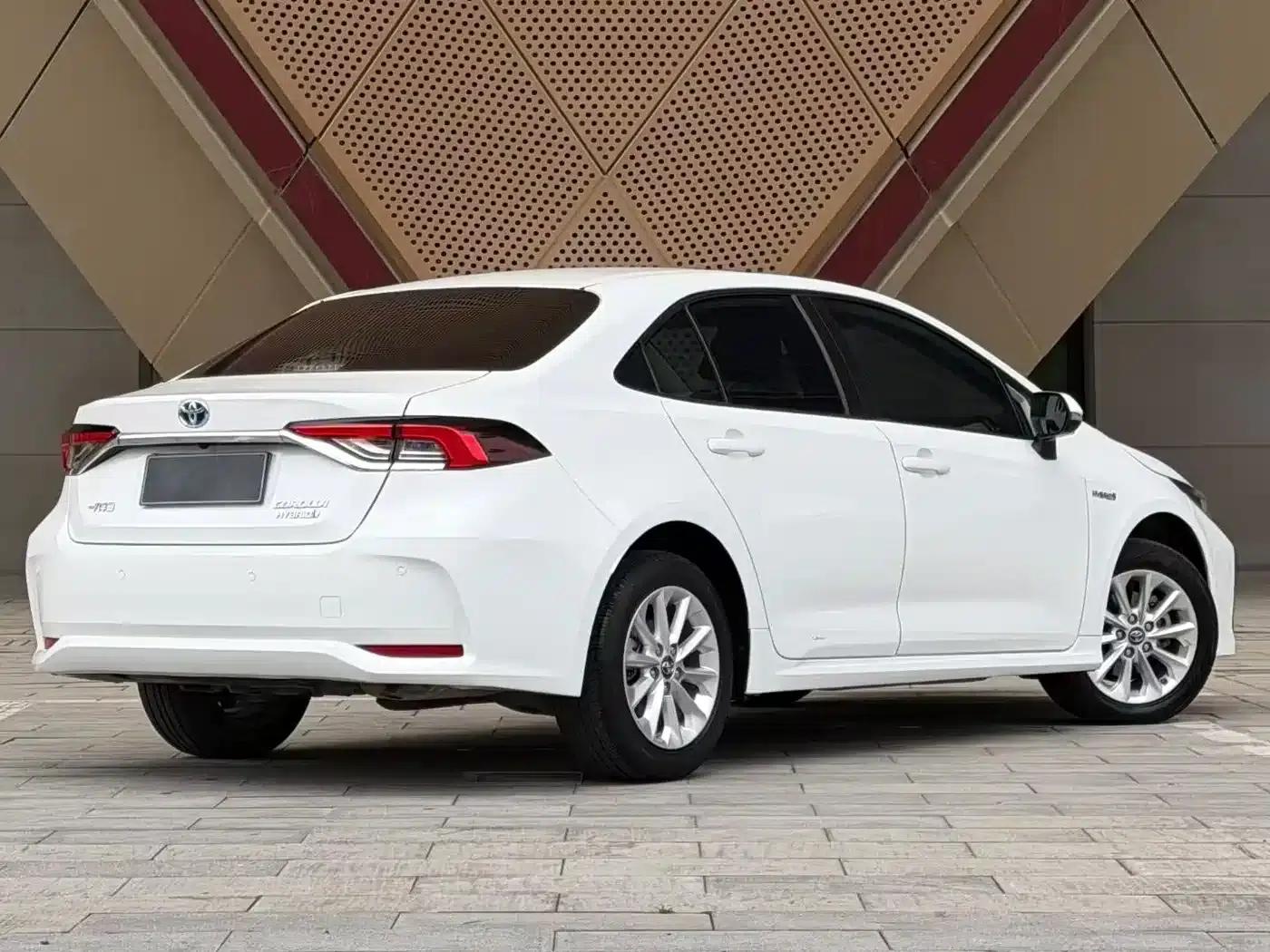 2021 Toyota Corolla Hybrid 1.8L E-CVT Elite Edition — миниатюра 6
