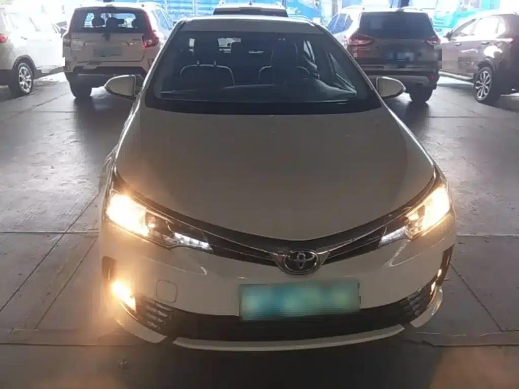 2017 Corolla Facelift 1.2T S-CVT GL — миниатюра 3