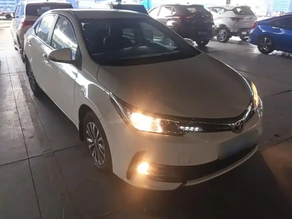 2017 Corolla Facelift 1.2T S-CVT GL — миниатюра 4