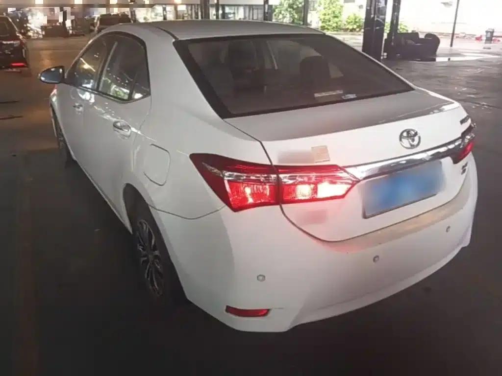 2017 Corolla Facelift 1.2T S-CVT GL — миниатюра 5