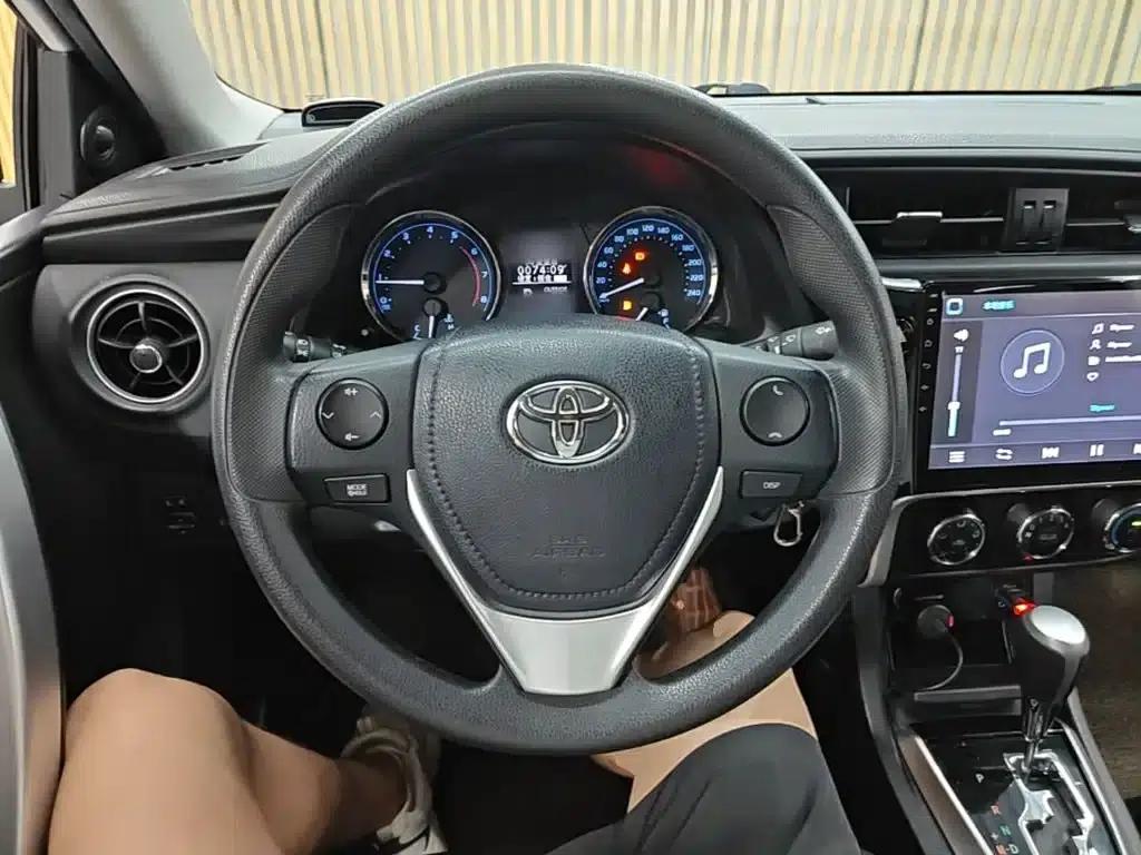 2017 Corolla Facelift 1.2T S-CVT GL-i — миниатюра 11
