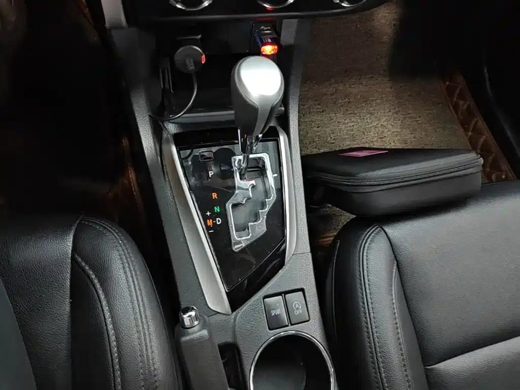 2017 Corolla Facelift 1.2T S-CVT GL-i — миниатюра 14