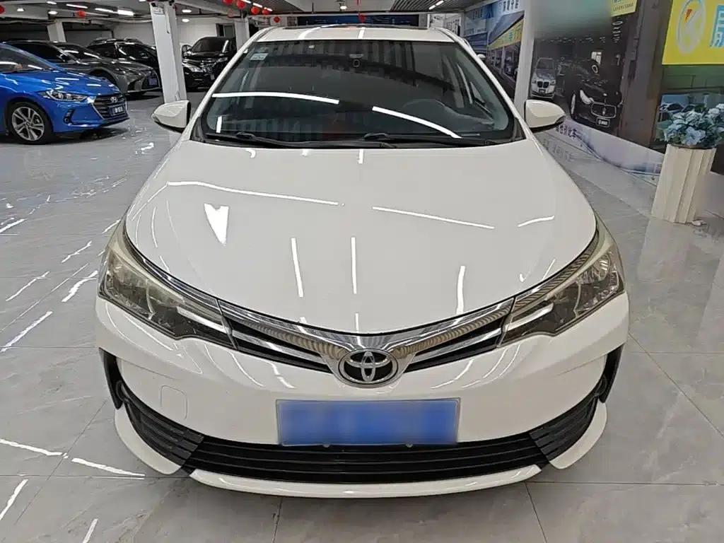 2017 Corolla Facelift 1.2T S-CVT GL-i — миниатюра 3