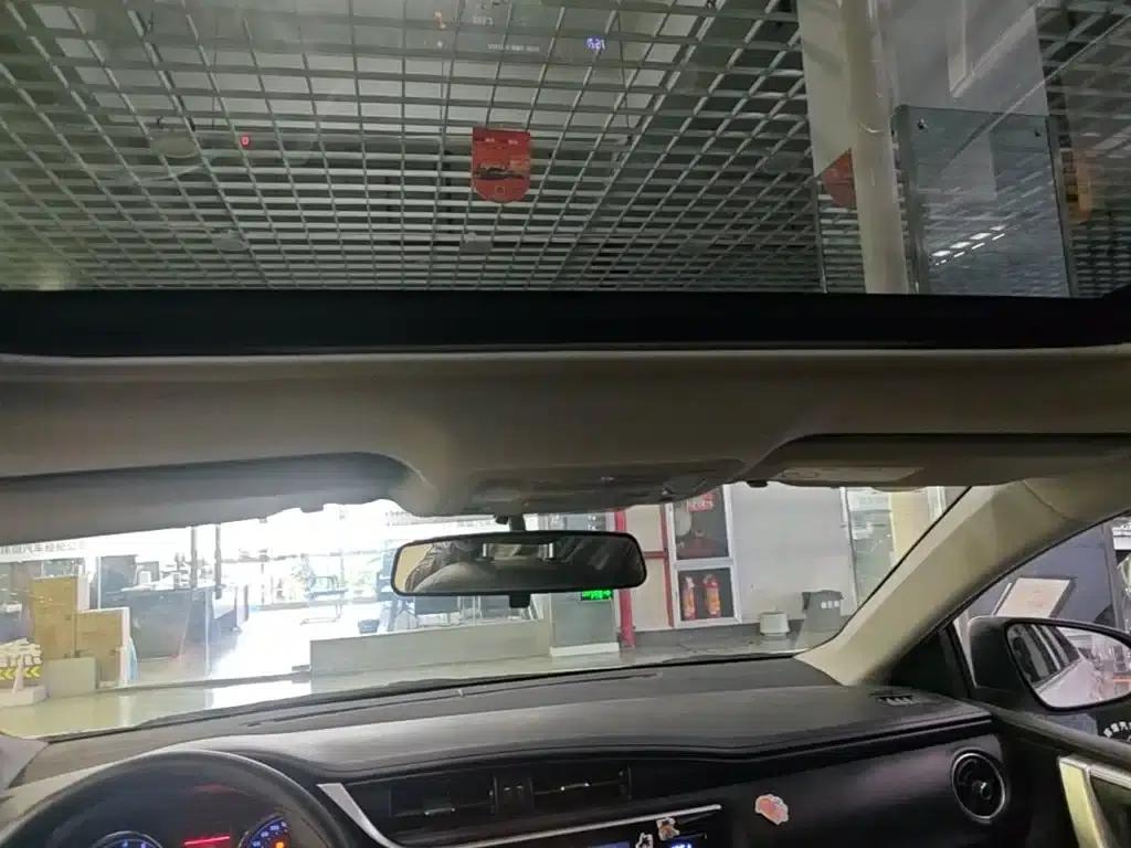 2017 Corolla Facelift 1.2T S-CVT GL-i — миниатюра 18