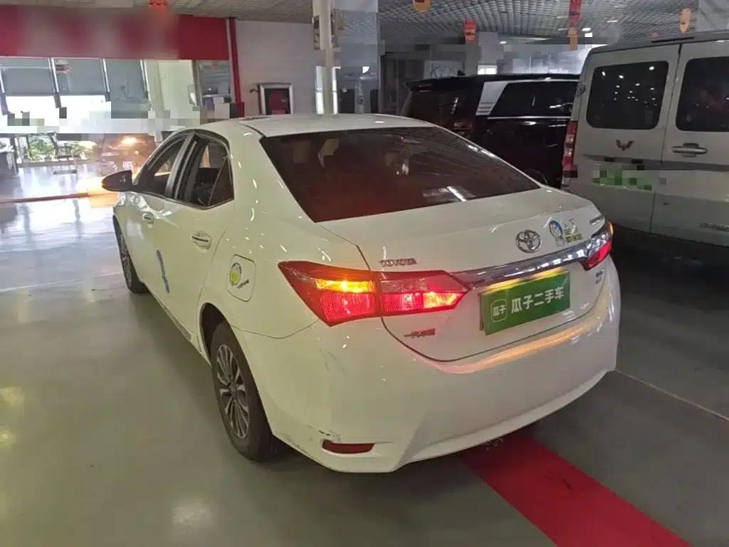 2017 Corolla Facelift 1.2T S-CVT GL-i — миниатюра 5