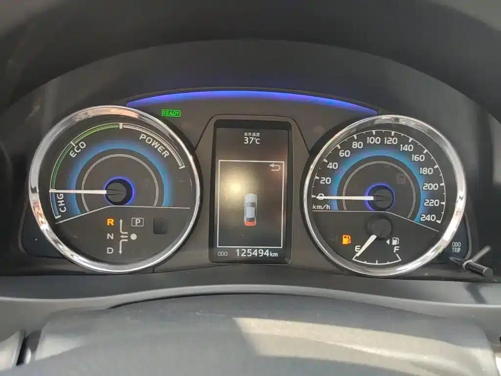 2017 Toyota Corolla Hybrid 1.8L E-CVT Leading Edition (Facelift) — миниатюра 12