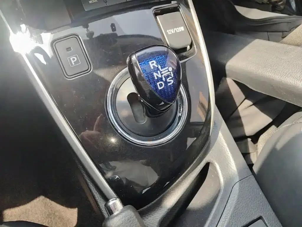 2017 Toyota Corolla Hybrid 1.8L E-CVT Leading Edition (Facelift) — миниатюра 14