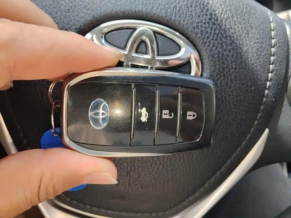 2017 Toyota Corolla Hybrid 1.8L E-CVT Leading Edition (Facelift) — миниатюра 9