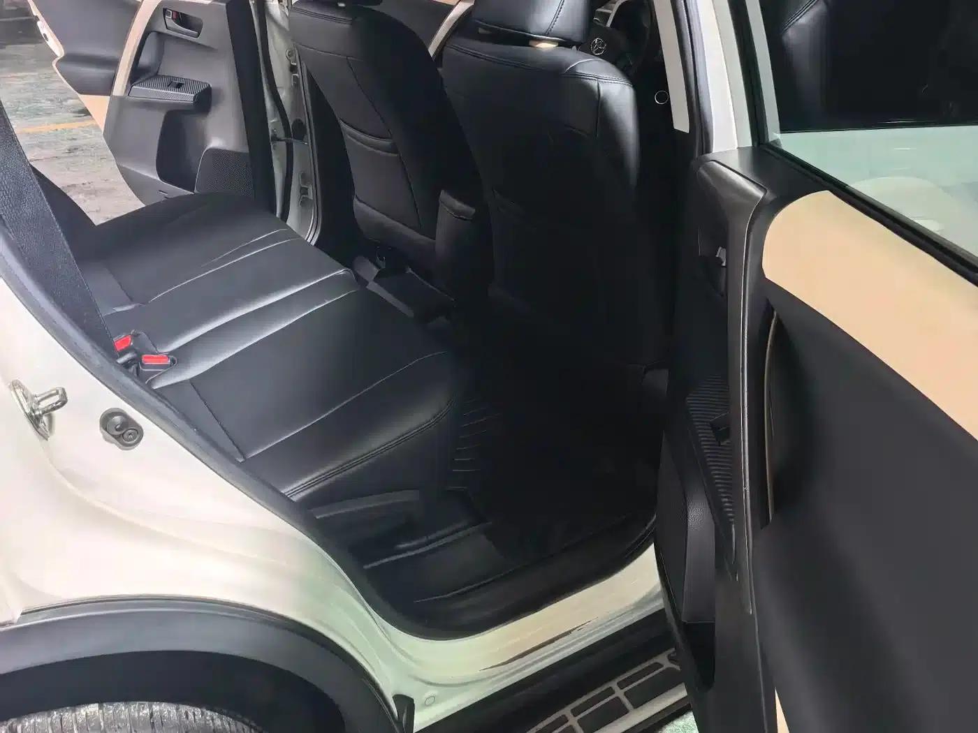 2015 RAV4 2.0L CVT 2WD Fashion Edition — миниатюра 16