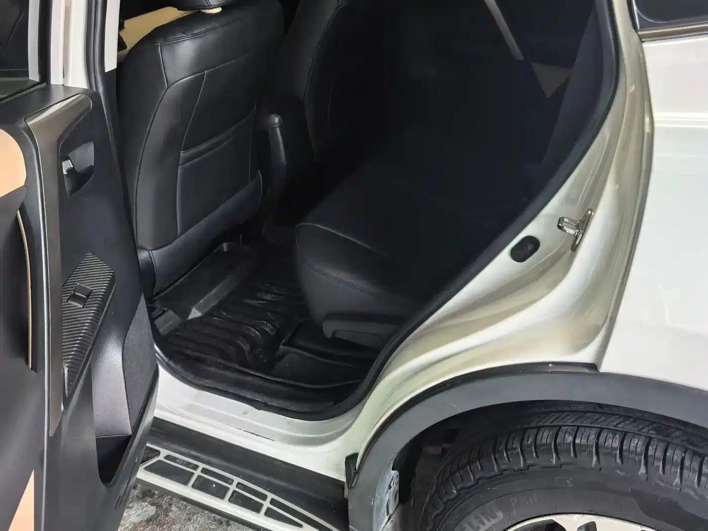 2015 RAV4 2.0L CVT 2WD Fashion Edition — миниатюра 6