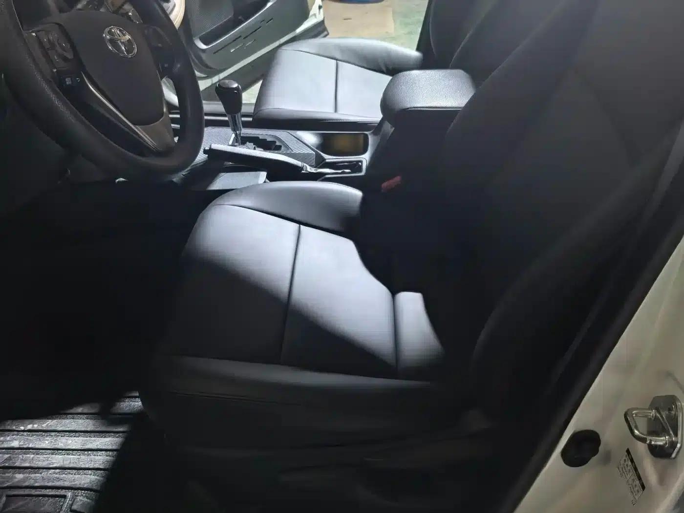 2015 RAV4 2.0L CVT 2WD Fashion Edition — миниатюра 10