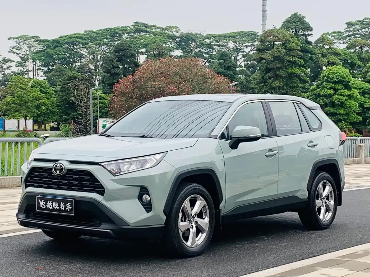 RAV4 2021 2.0L CVT 2WD Fashion Edition — миниатюра 1