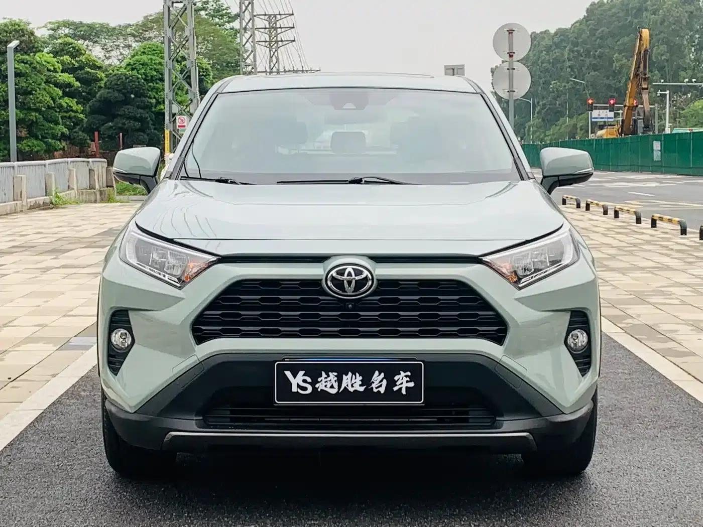 RAV4 2021 2.0L CVT 2WD Fashion Edition — миниатюра 2