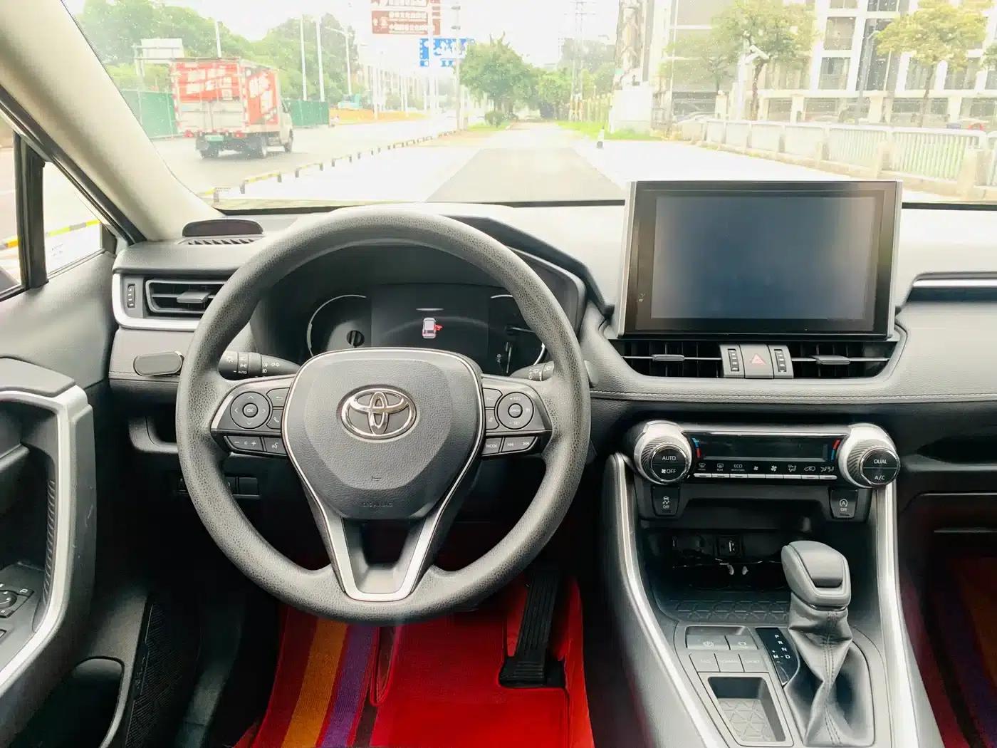 RAV4 2021 2.0L CVT 2WD Fashion Edition — миниатюра 13