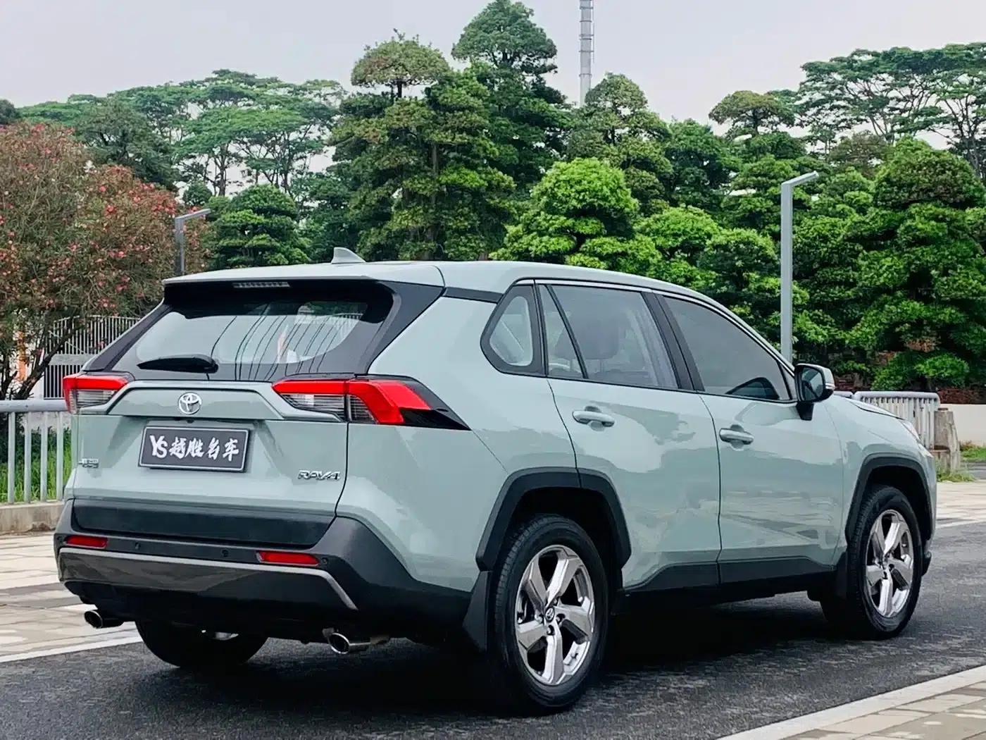RAV4 2021 2.0L CVT 2WD Fashion Edition — миниатюра 6
