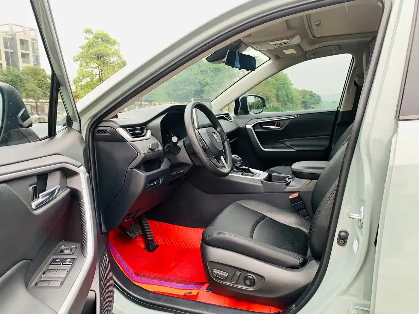 RAV4 2021 2.0L CVT 2WD Fashion Edition — миниатюра 7
