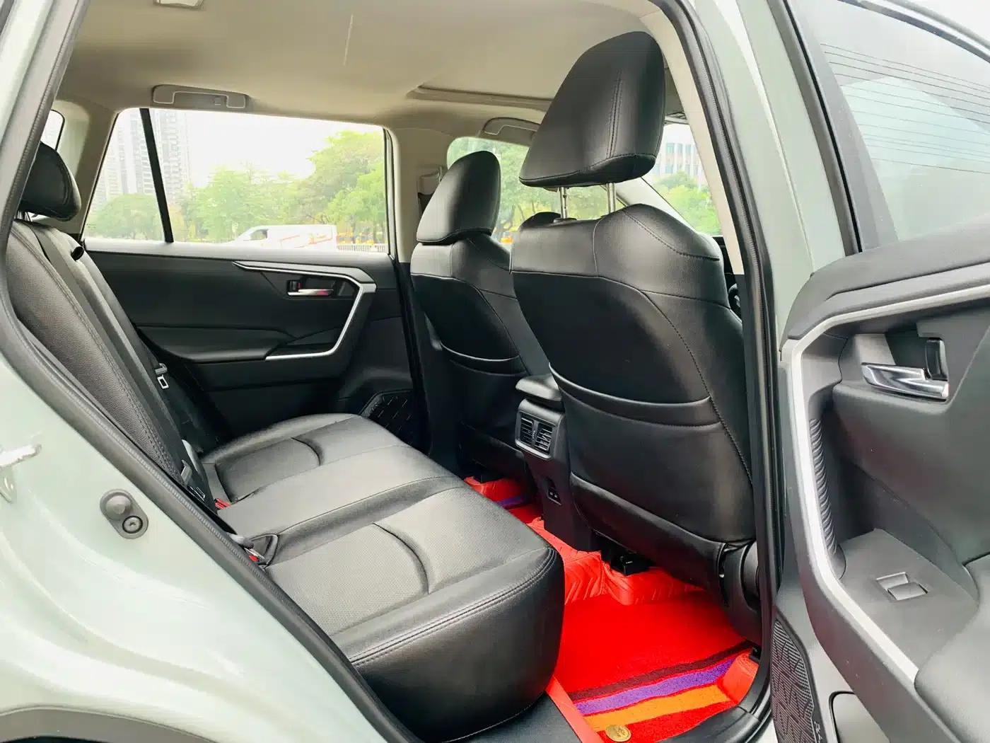 RAV4 2021 2.0L CVT 2WD Fashion Edition — миниатюра 9