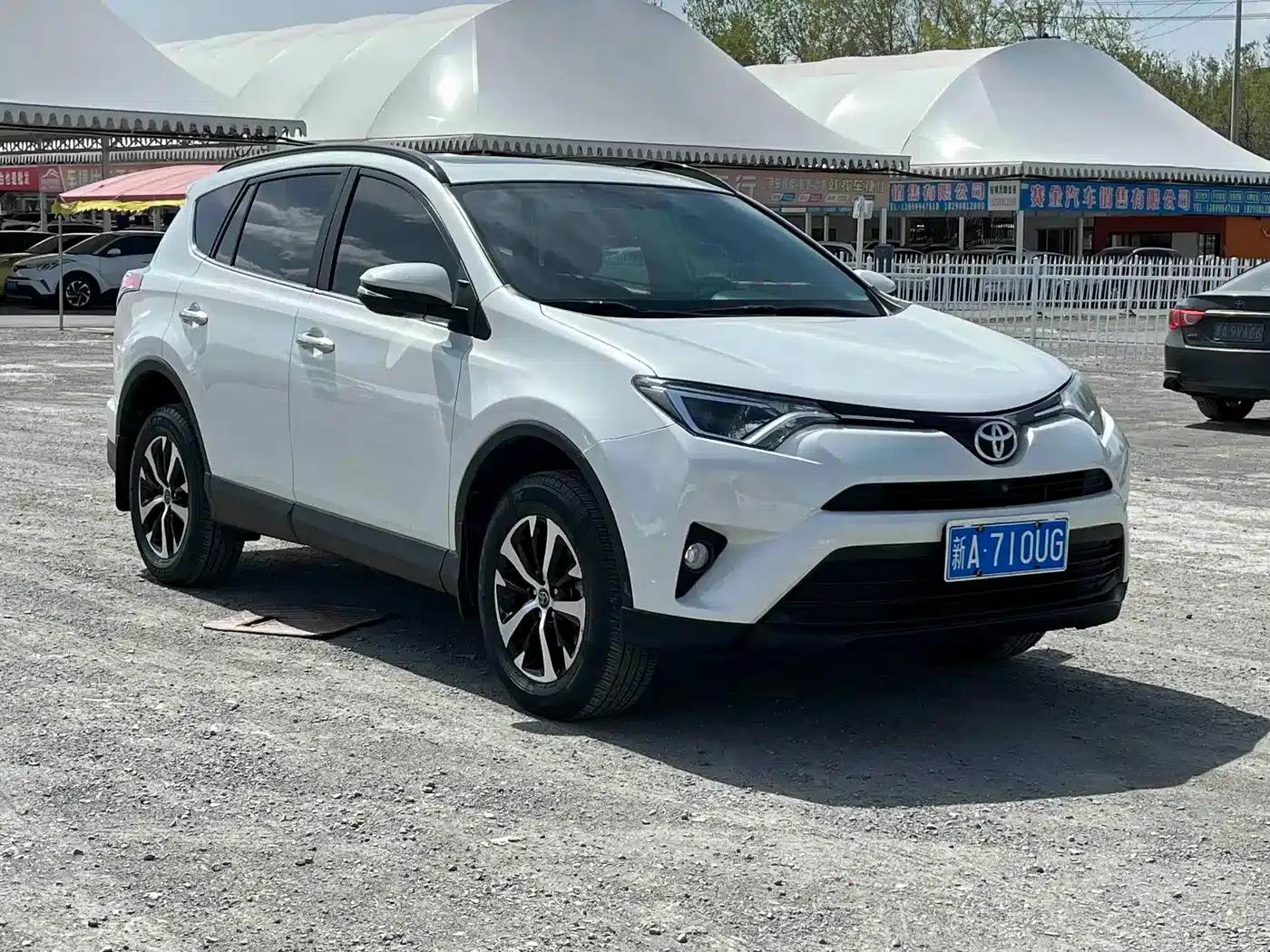 2016 Toyota RAV4 2.0L CVT 2WD Urban Edition (National V Emission Standard) — миниатюра 3